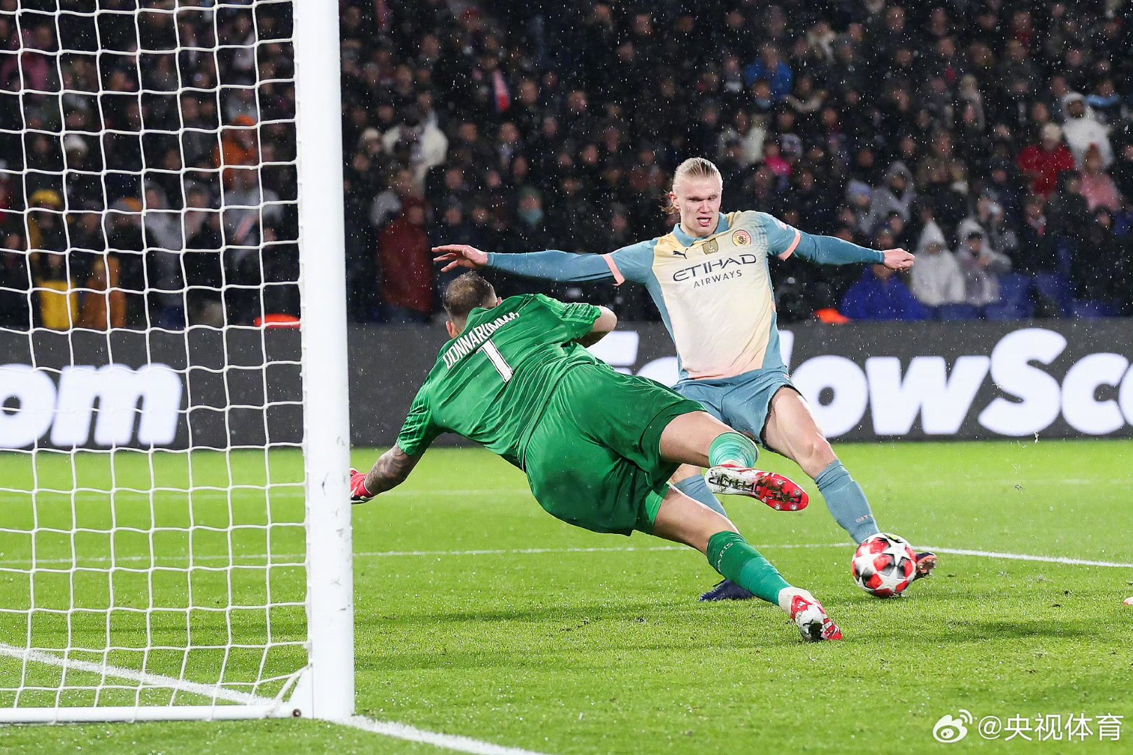 曼城轻松击败对手,继续领跑 曼城轻松击败对手,继续领跑