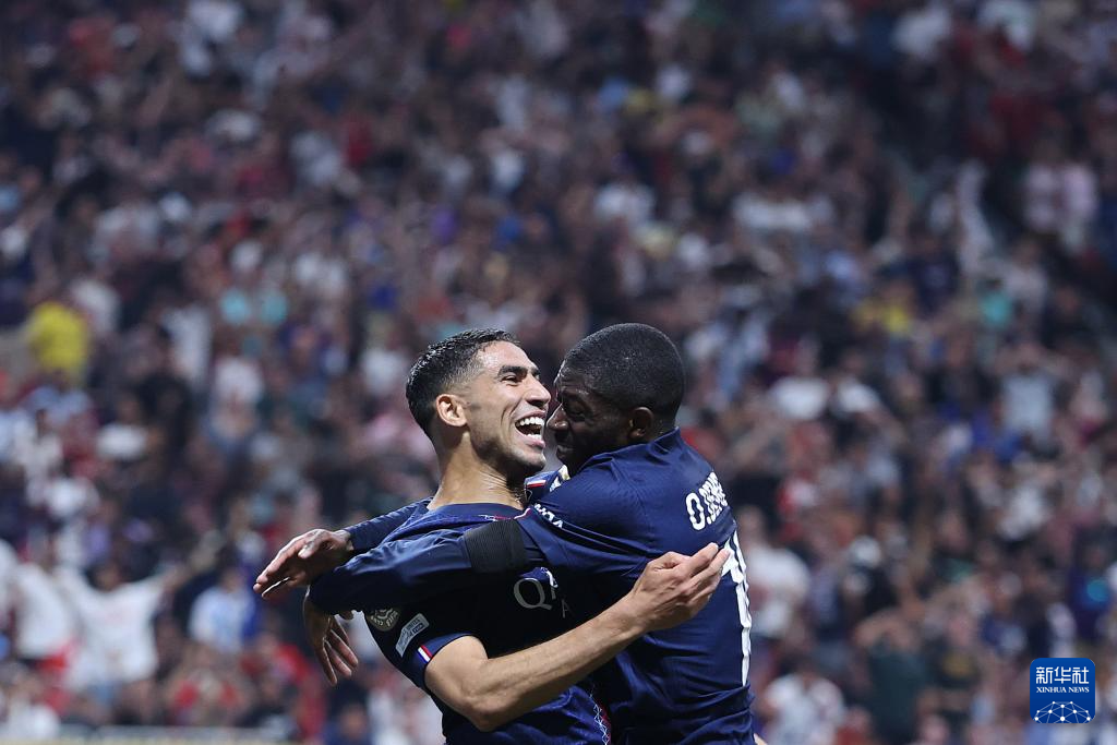 pg电子试玩-塞维利亚鏖战巴黎圣日耳曼，维尼修斯操刀奇招英雄翻盘宿敌对决全球总决赛，锁定晋级资格的简单介绍