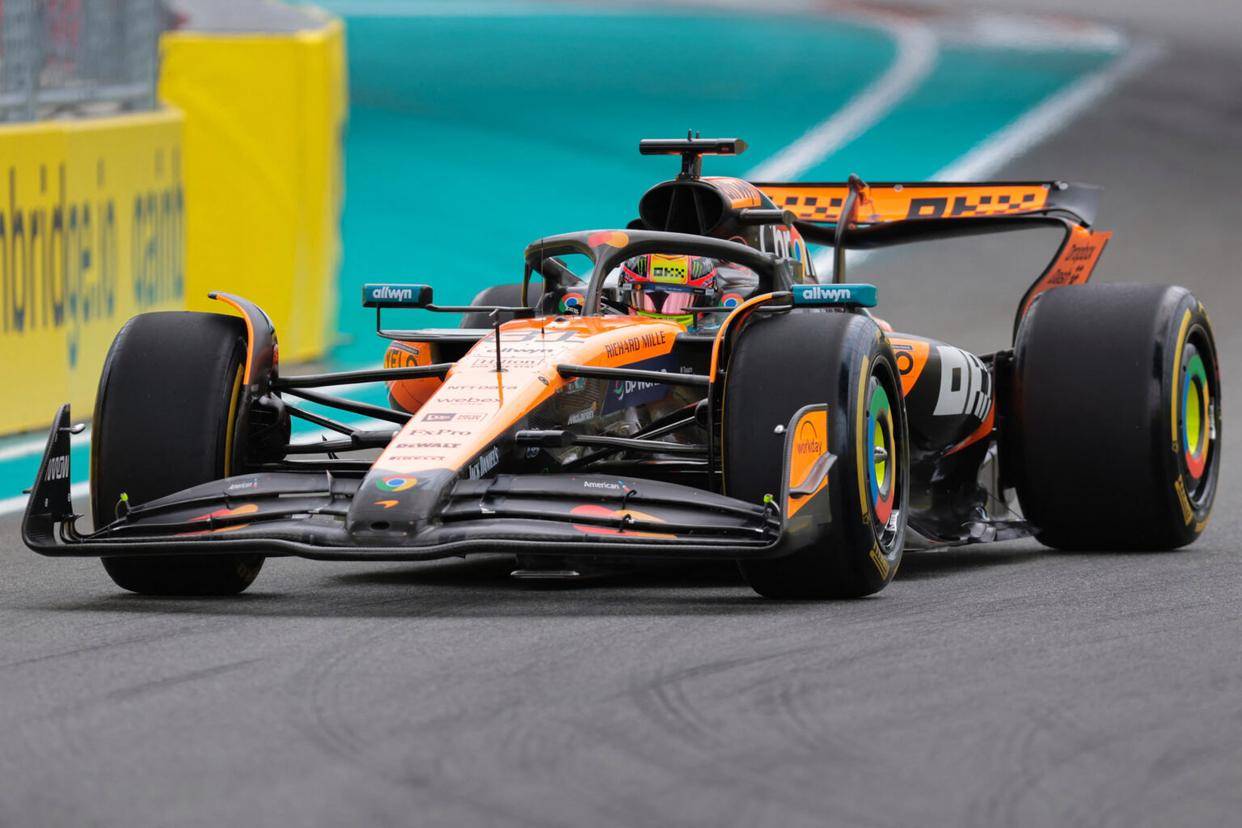 红牛二队逆转法拉利，皮亚斯特里高光表现